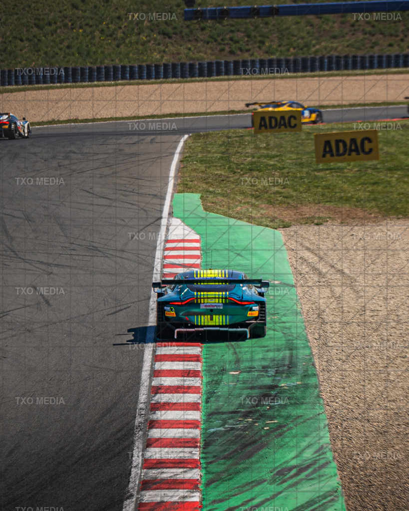 TXM08224 | Exklusive Motorsport-Fotografie aus Leipzig von TXO Media – für Rennfahrer, Teams & Sponsoren. Sausemuth liefert starke Bilder, die Emotion zeigen. Jetzt buchen & glänzen! - Realisiert mit Pictrs.com