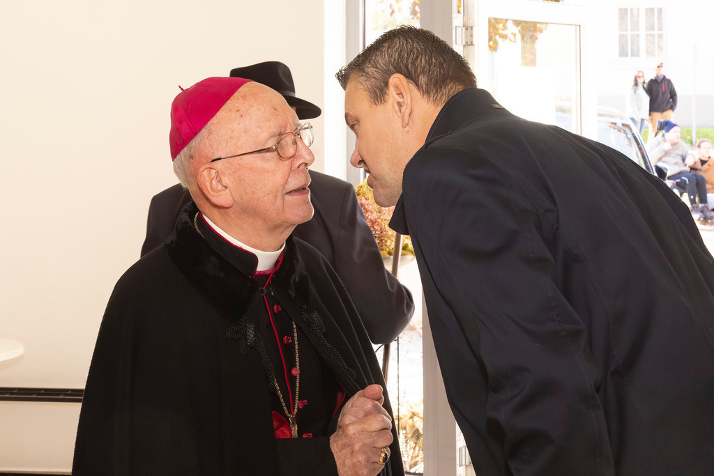Festmesse-102 | Fotodoku der Festmesse anläßlich der Seligsprechung von Maria Theresia LEDOCHOWSKA 1975, zelebriert von Altbischof DDr. Klaus Küng und Pfarrer Mag. Zenon PAJAK in der Pfarrkirche Loosdorf. 