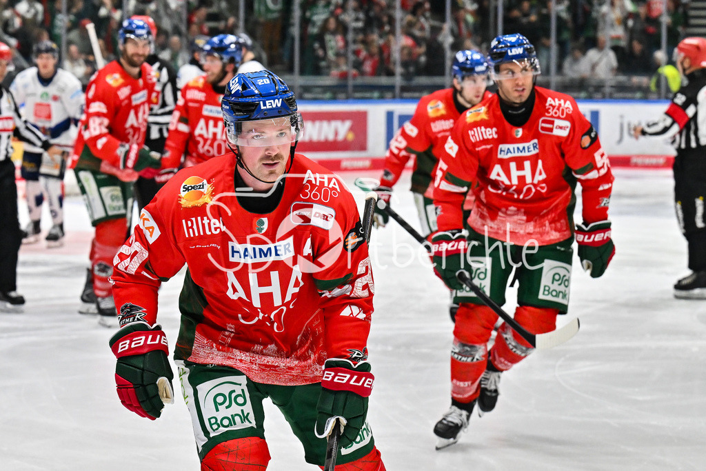 Augsburger Panther - Iserlohn Roosters | Jubel der Panther nach dem Treffer zum 3-1 durch Cody KUNYK (Augsburger Panther #20) / Tor / Torschuetze / Freude / Happy / Penny DEL: Augsburger Panther - Iserlohn Roosters; Curt Frenzel Stadion am 21.09.2025