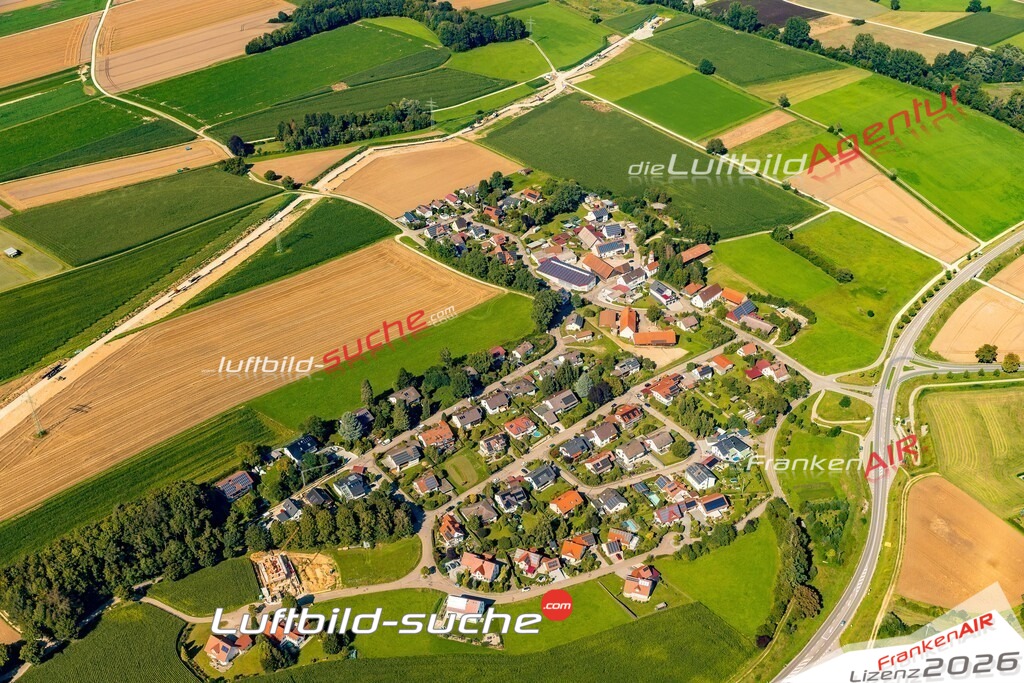 Schrägluftbild  Kleinanhausen  Burgau - Das Luftbild wurde 2025 vom UL-Flugzeug heraus erstellt ( keine Drohne ) - Hochauflösende Luftaufnahme -Nicht vergleichbar mit Google Maps oder Satelittenbilder- Die Geschenkidee !Mit Lizenz und Bildrechte bestellbar