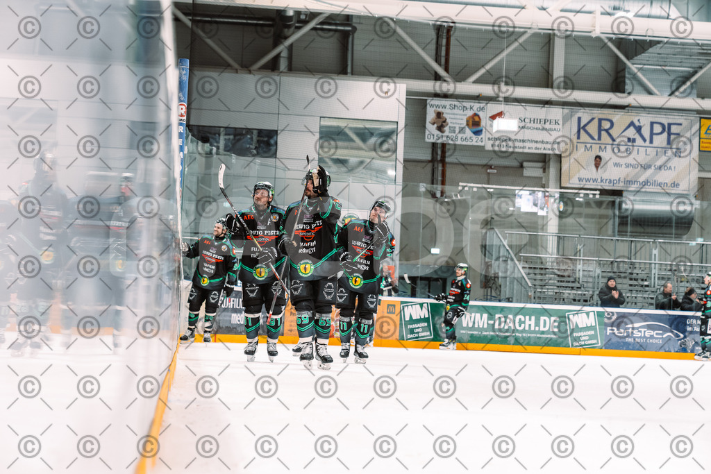Alligators_vs_Peiting_25_11_2025-84 | Höchstadt Alligators Fotogalerie: Eishockey-Action aus Franken. Professionelle Spielfotos, Portraits & Stadionbilder zum Download. Jetzt entdecken! - Realisiert mit Pictrs.com