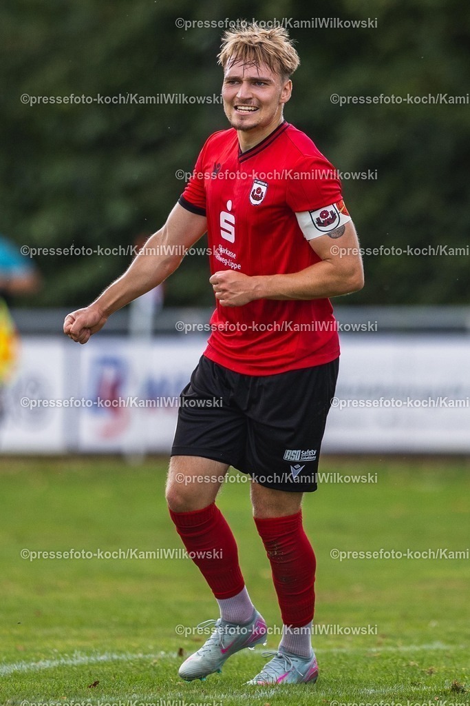 xkwi13072501030 | 13.07.2025, xkwix, Fußball, Testspiel, SV Lippstadt 08 - FSC Rheda, Rasenplatz, Sportanlage Esbeck: Torjubel nach dem Tor zum 2:0 durch Maximilian Franke ( SV Lippstadt 08 #29 ) 