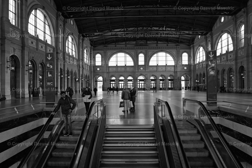 Zürich - Stadt | Ich fotografiere Landschaften, Produkte und erstelle für Sie Firmenportraits. Engagieren Sie mich für den nächsten Projekt. - Realisiert mit Pictrs.com