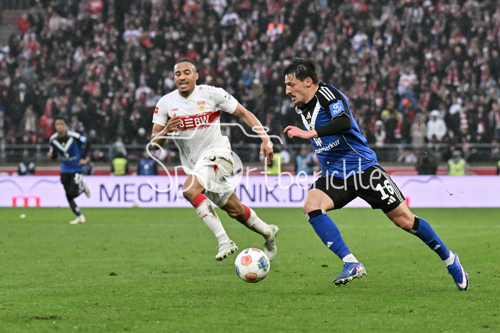 VfB Stuttgart - Hamburger SV | STUTTGART, GERMANY - 12. APRIL: with ball Giorgi GOCHOLEISHVILI (Hamburger SV 16) during the Bundesliga Match between VfB Stuttgart vs. Hamburger SV on Matchday 29 at MHP Arena / DFL REGULATIONS PROHIBIT ANY USE OF PHOTOGRAPHS AS IMAGE SEQUENCES AND/OR QUASI-VIDEO