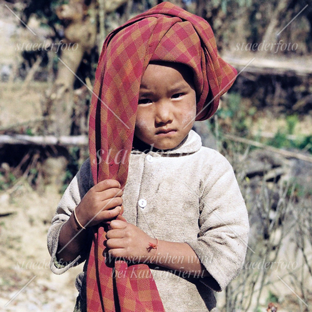 Dorfkind | Der Fotograf für Portraitfotografie aus Berlin | staederfoto.de - Realisiert mit Pictrs.com