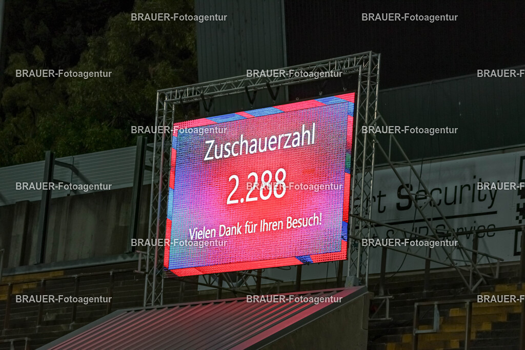 SB_KFCBAU_20250815_6179.JPG -  - KFC Uerdingen - SF Baumberg - Oberliga Niederrhein | Krefeld, Deutschland, 15.08.25: Anzeigetafel ist zu sehen während des Oberliga Niederrhein Spiels zwischen KFC Uerdingen - SF Baumberg in der Grotenburg Stadion am 15. August 2025 in Krefeld, Deutschland. (Foto von Stefan Brauer/Brauer-Fotoagentur)