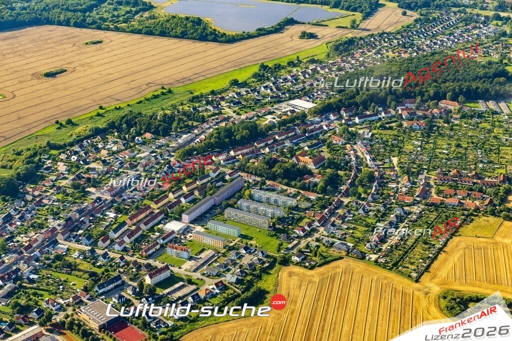Klassische Luftaufnahme ohne Drohne zeigt:Damgarten Grüner Winkel bei Ribnitz-Damgarten - Die Luftbildaufnahme wurde 2025 vom UL-Flugzeug heraus erstellt ( keine Drohnenaufnahme ) - Hochauflösende Luftaufnahme -Nicht vergleichbar mit Google Maps oder Satelittenbilder- Die Geschenkidee !Mit Lizenz und Bildrechte bestellbar