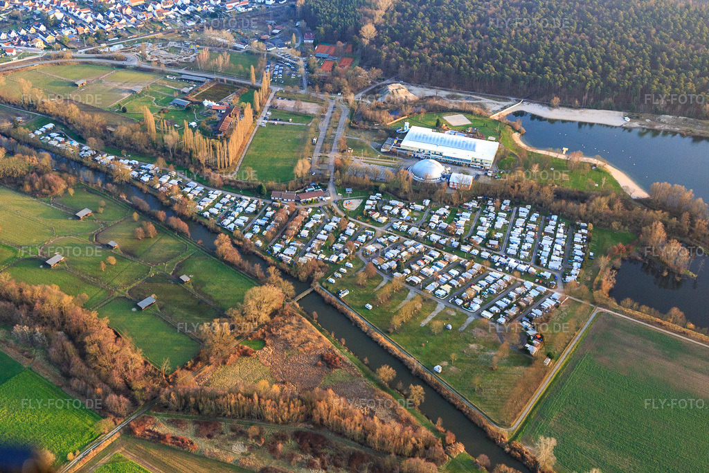 Luftbild: Camping-Resort Rülzheim Im Freizeitzentrum Moby Dick in Rülzheim im Bundesland Rheinland-Pfalz in Deutschland. – Foto: IMG_104537.jpg vom 14.01.2018 durch Werner Riehm/FLY-FOTO.de – Auflösung des Originals: 5472 x 3648 px – Camping Ruelzheim