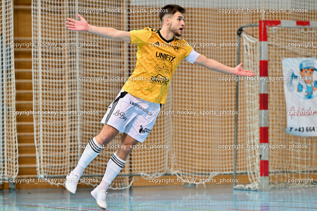Carinthia Flamengo Futsal Club vs. FC Ljuti Krajisnici | #8 Saldin Pezic FC Ljuti Krajisnici, Carinthia Flamengo Futsal Club vs. FC Ljuti Krajisnici, Carinthia Flamengo Futsal Club vs. FC Ljuti Krajisnici am 05.01.2025 in Klagenfurt (Ballspielhalle Viktring), Austria, (Photo by Bernd Stefan)