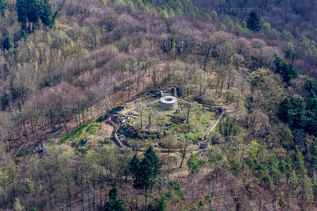 Luftbild: Burgruine Tannenberg in Seeheim-Jugenheim im Bundesland Hessen in Deutschland. Foto: IMG_077210.jpg vom 12.04.2015 durch Werner Riehm/FLY-FOTO.de