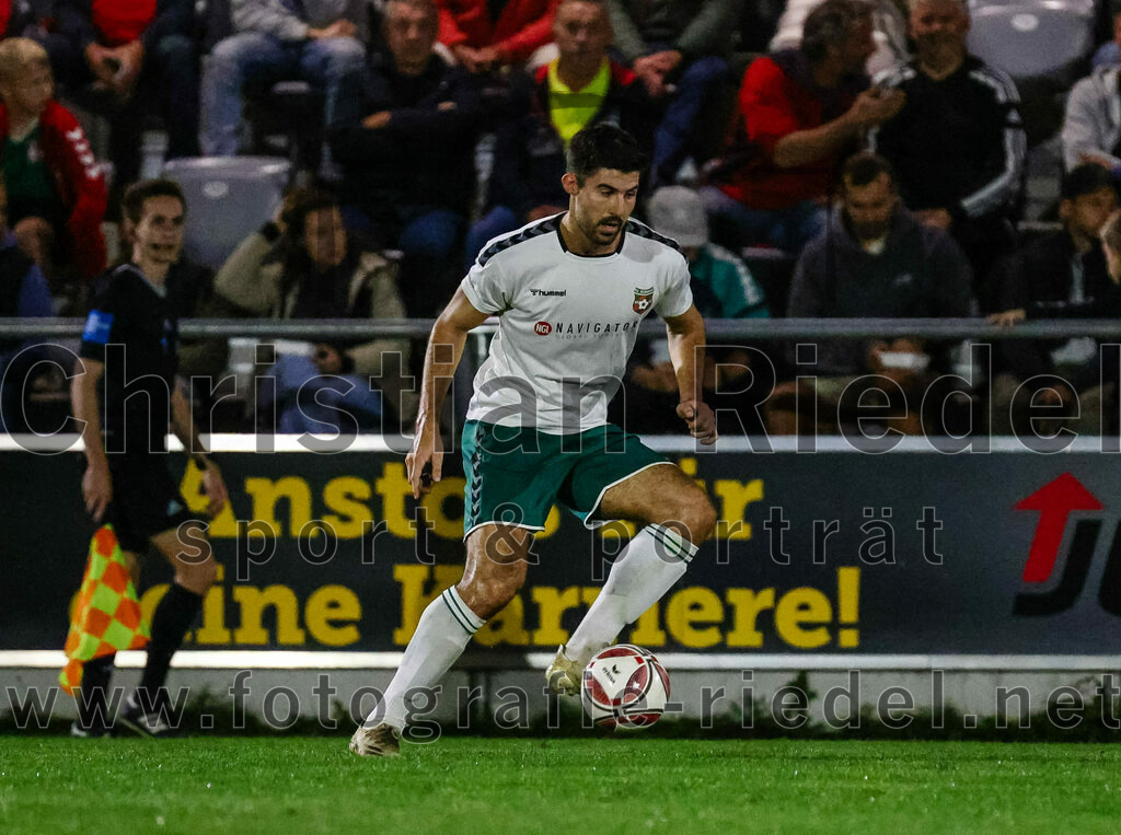 2023-10-13_066_FC_Schwaig_gegen_TSV_Ampfing | Oberding, Deutschland, 13.10.2023:
Fußball, Landesliga Südost 2023 / 2024, 16. Spieltag, FC Schwaig gegen TSV Ampfing, Endergebnis: 3:2

Johannes Empl (FC Schwaig, #14)

Foto: Christian Riedel / fotografie-riedel.net
