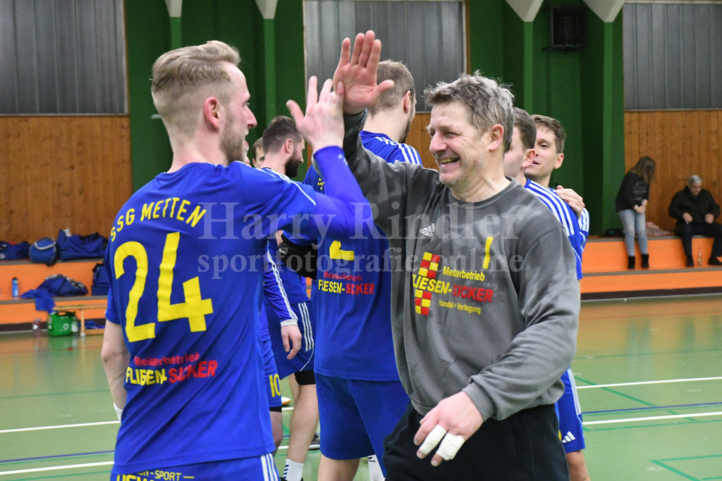 SSG Metten 2025/26 | Vater und Sohn in einem Team: re. Matthias (Hias) Elgeti (Tormann SSG Metten) li. Matthies Elgeti (SSG Metten)   - Realisiert mit Pictrs.com