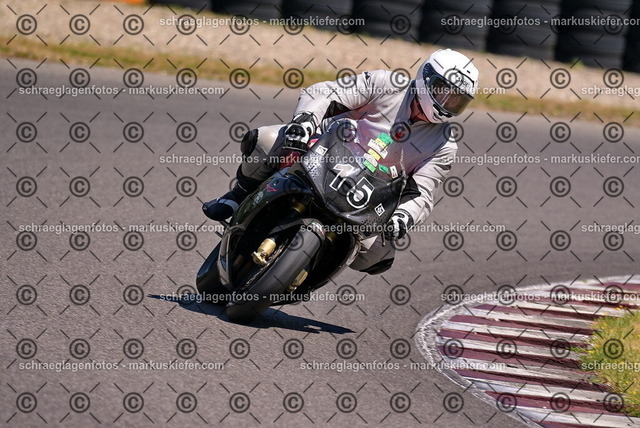 26bt05-1352 | markuskiefer.com - Realisiert mit Pictrs.com