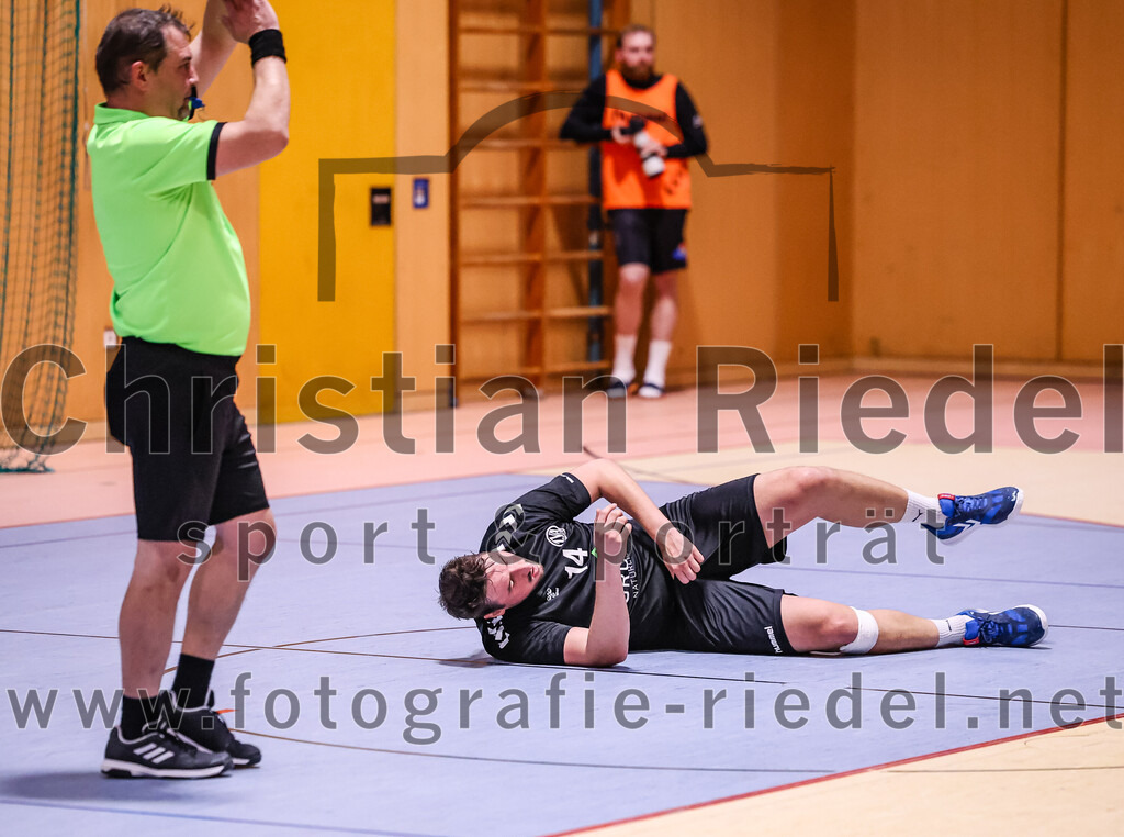 2024-11-09_083_SpVgg_Altenerding_gegen_TV_Altoetting | Erding, Deutschland, 09.11.2024:Handball, Bezirksoberliga Männer 2024 / 2025, 6. Spieltag, SpVgg Altenerding gegen TV Altötting, Endergebnis: 26:22Stefan Baaken (TV Altötting, #14)Foto: Christian Riedel / fotografie-riedel.net