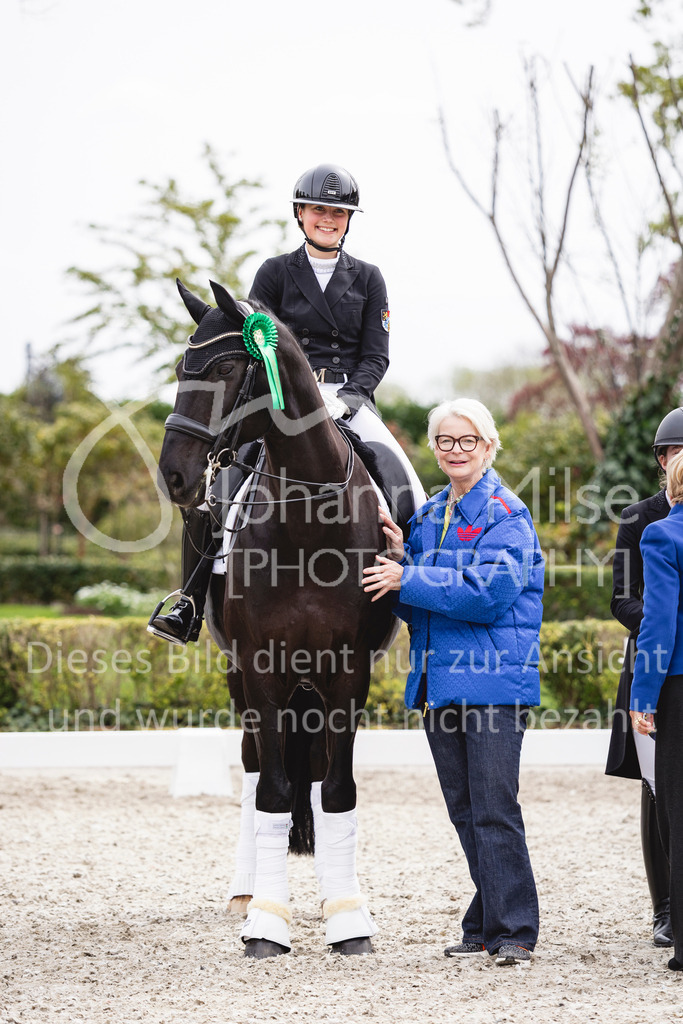 260412_Kronberg_S-Dressur-656 | Deine schönsten Turniermomente als professionelle Fotos! Entdecke hochwertige Pferdesport-Fotografie im Online-Shop. Jetzt Fotos finden & bestellen!