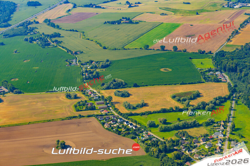 Heiligenhagen Satow Bild- Das Luftbild wurde 2025 vom UL-Flugzeug heraus erstellt ( keine Drohne bzw. Drohnenaufnahme ) - Hochauflösende Luftaufnahme -Nicht vergleichbar mit Google Maps oder Satelittenbilder- Die Geschenkidee !Mit Lizenz und Bildrechte bestellbar - CC