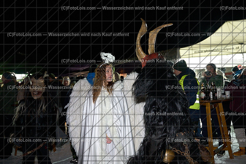 _ALP8432_NACHTderBALLONE_Lackenhof_Gaminger Oetscherteufel | ... mit dem Ballonsportclub Ötscherland aus Wieselburg, der Bergrettung Lackenhof mit einer Schauübung, der Perchtengruppe 'Gaminger Ötscherteufeln' und dem Musikverein Lackenhof, die Ballonfahrer spendeten ihre Gage in diesem Jahr dem schwer verunglückten Gerald Bernreiter alias 'KLEX' der erst nach der ReHa und einem Umbau seines Hauses in Lackenhof frühestens im Mai 2026 wieder nach Hause kommen kann, So 28. Dezember 2025.