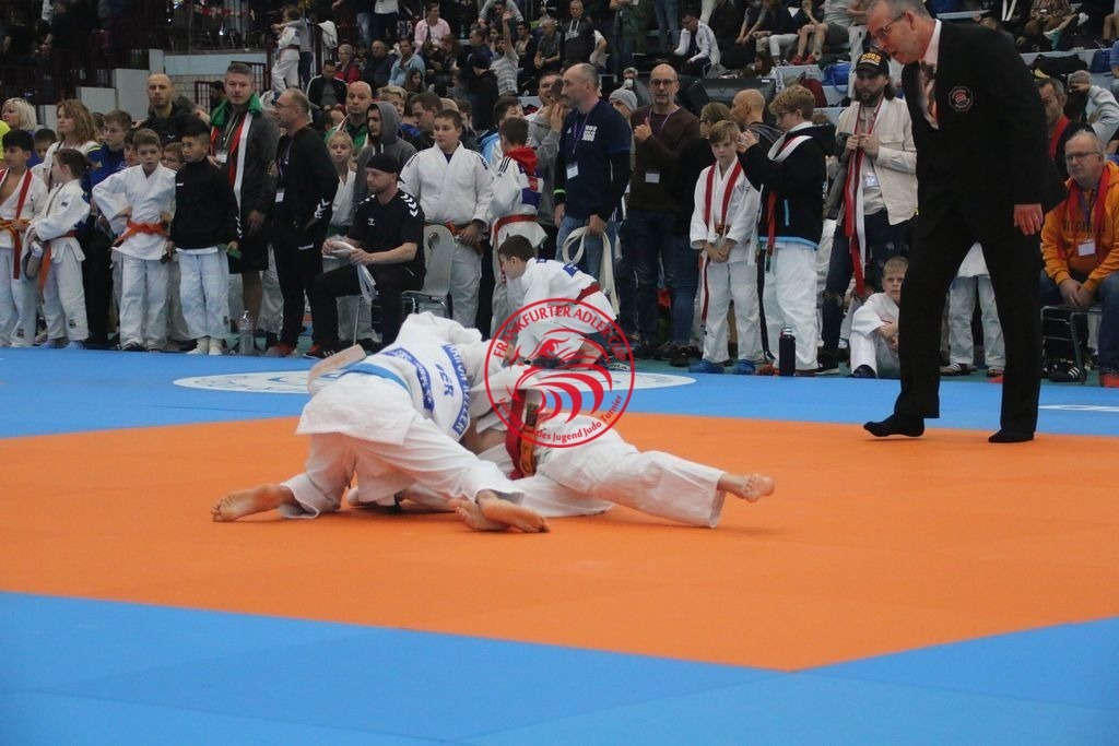 MSY-2022-10-29-7829 | Fotos vom Adler Cup - Pictures from Adler Cup

Hier findet Ihr alle Eindrücke und großen Momente der Adler Cup Wochenenden. Here you will find all impressions and great moments of the Adler Cup weekends. - Realisiert mit Pictrs.com