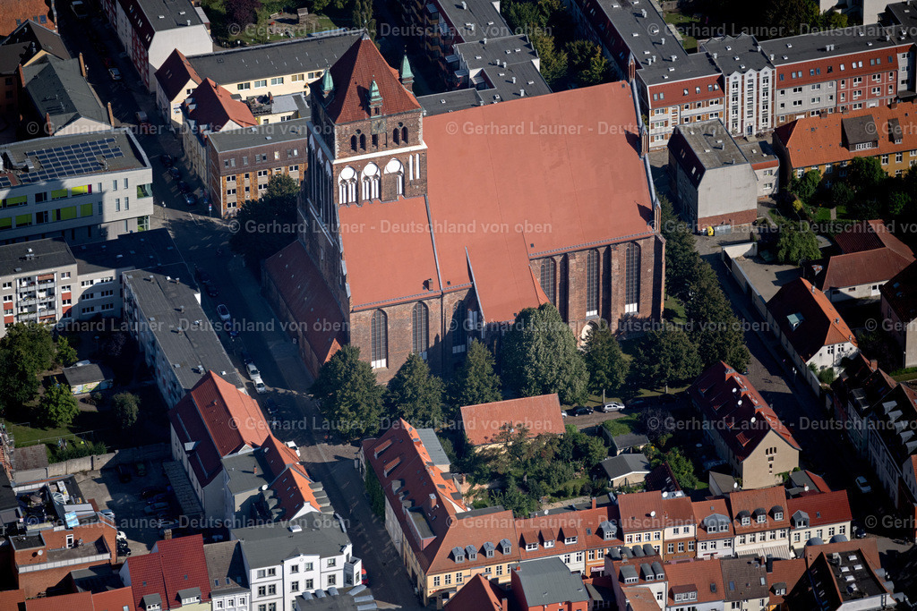 4061161 | GREIFSWALD 08.09.2021 Blick auf die evangelische St.-Marienkirche im Zentrum der Hansestadt Greifswald im Bundesland Mecklenburg-Vorpommern. Weiterführende Informationen bei: Evangelische Kirchengemeinde St. Marien Greifswald. // View of the Evangelical St. Mary's Church in Greifswald in Mecklenburg-West Pomerania. Further information at: Evangelische Kirchengemeinde St. Marien Greifswald. Foto: Gerhard Launer