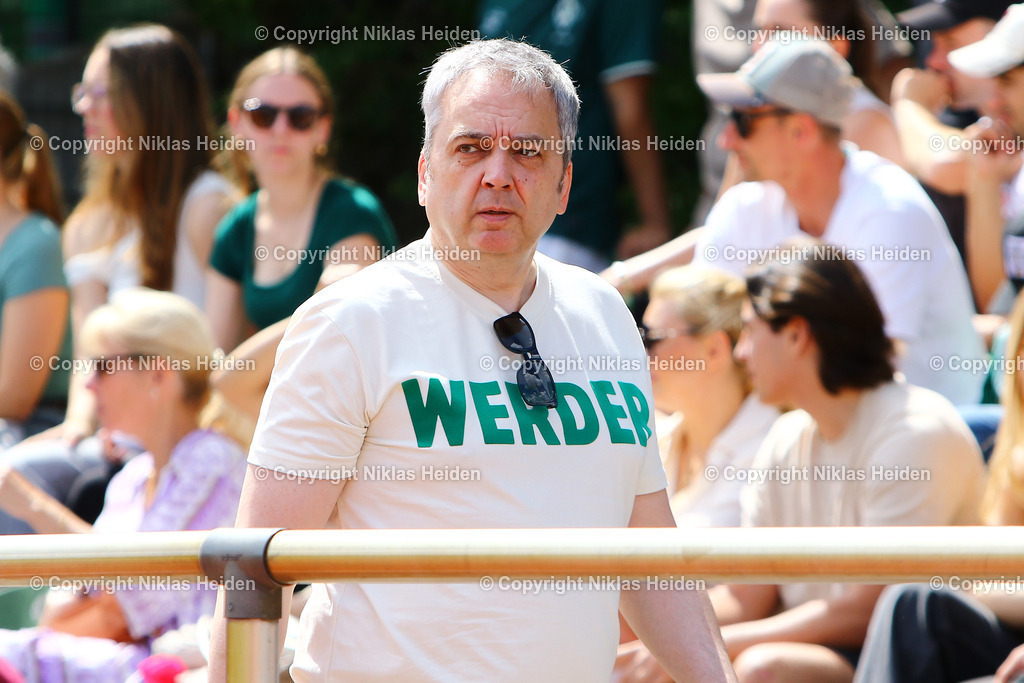 NH_SVWerderBremenU23_Altona93_AufstiegsrundeRegionalligaNord_26052024 | Arnd Zeigler (Moderator)

Fußball I Herren I Aufstiegsrunde Regionalliga Nord I Saison 2023-2024 I 1. Spieltag I SV Werder Bremen U23 - Altona 93 I 26.05.2024 I Stadiongelände Bremen, Platz 11