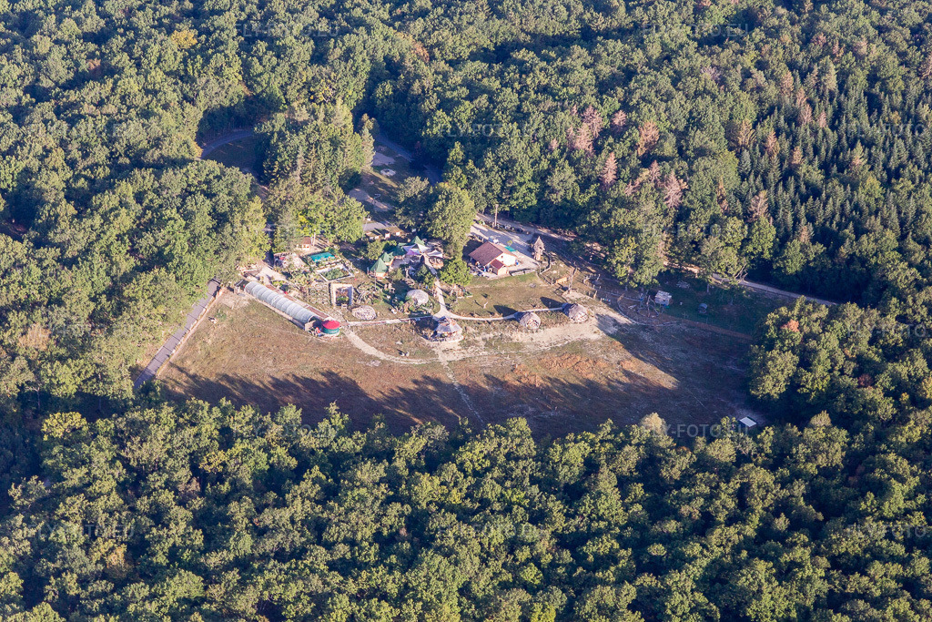 Vue aérienne: Vit Tel Ta Nature à Vittel dans le département Vosges, France. Photo: IMG_118447.jpg prise le 16/09/2019 par Werner Riehm/FLY-FOTO.eu – Résolution de l'original: 5472 x 3648 px