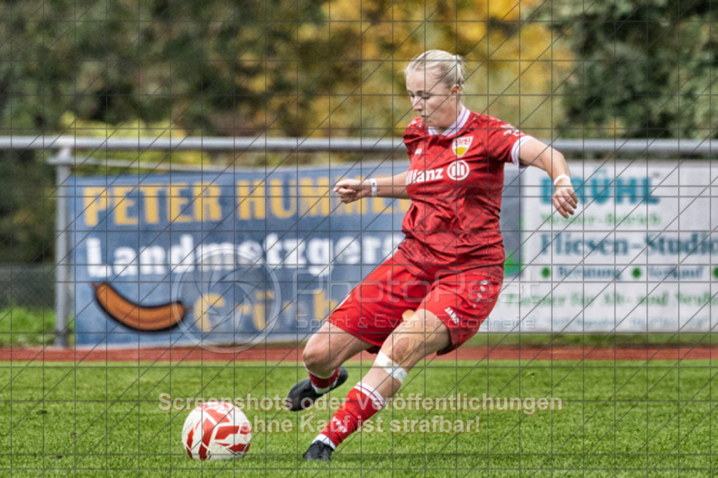 20251012_144633_1307-Bearbeitet | #,1.FC Donzdorf (schwarz) vs. VfB Stuttgart II (rot), Fussball, Frauen-Verbandsliga Württemberg, 05. Spieltag, Saison 2025/2026, Rasenplatz Lautertal Stadion, Süßener Straße 16, 73072 Donzdorf, 12.10.2025 - 13:00 Uhr,Foto: PhotoPeet-Sportfotografie/Peter Harich