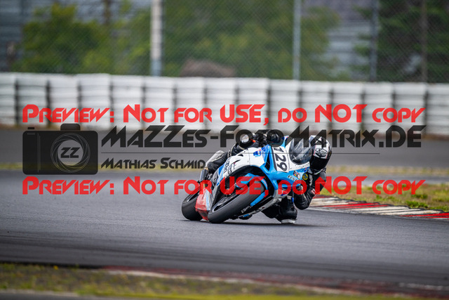 MaZZes_FotoMatrix_230719_1940 | WEISS