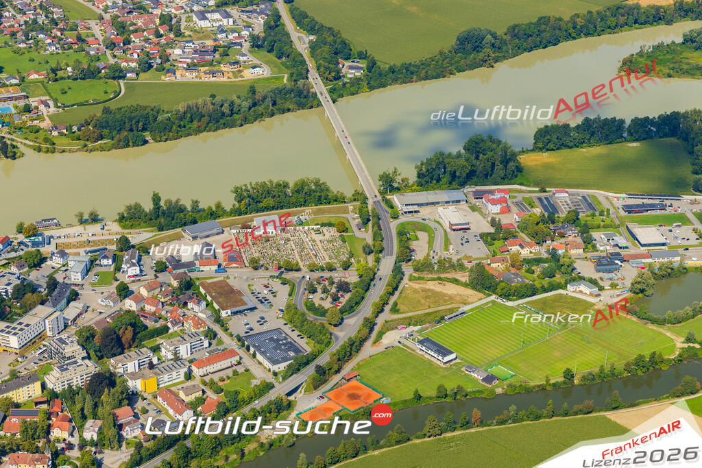 Luftaufnahme der Stadt Schärding - Die Luftaufnahme wurde 2025 vom UL-Flugzeug heraus erstellt ( keine Drohne ) - Hochauflösende Luftaufnahme - für professionelle Ausdrucke geeignet. Die Geschenkidee !Mit Lizenz und Bildrechte bestellbar