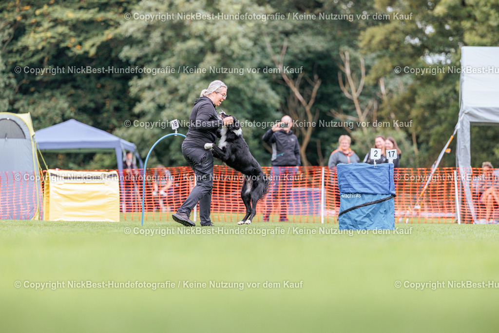 BSP Hoopers-H2-2026-Nickbest-Hundefotografie-TuS Komet Arsten e.V.-4010 | Dein Hund! Dein Moment! Deine Erinnerungen! Hundefotografie in Bremen Blumenthal. Ich fange die besonderen Momente deines Vierbeiners ein – ob Indoor mit Blitzanlage oder in der freien Natur. Sicher dir dein Moment und dein Termin für eure Erinnerungen.