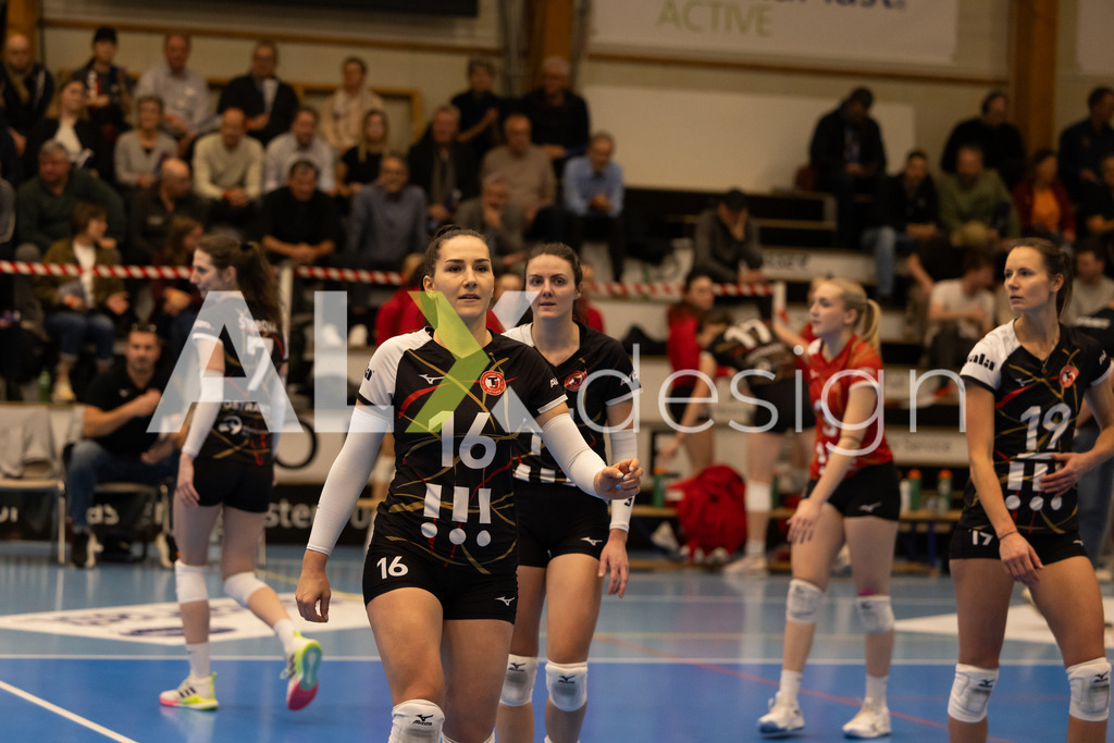 Volleyball I Frauen I Saison 2025-2026 I CEV Volleyball Challenge Cup 2026 | Women I 16th Finals I VC Kanti Schaffhausen - TJ Ostrava I 03.12.2025 | TJ Ostrava - 16 Michaela Drozdová (CZ) – Mittelblock - Realisiert mit Pictrs.com
