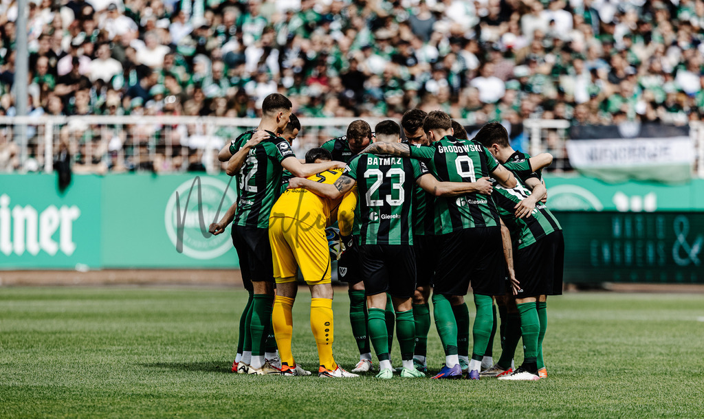 3. Liga, Saison 2023/24, 32. Spieltag: SC Preußen Münster - Jahn Regensburg | Münster, 06.04.2024: 3. Liga, 32. Spieltag, SC Preußen Münster gegen Jahn Regensburg im LVM-Preußenstadion in Münster. Foto: sportfotografie.ms | Markus Paletta - Realisiert mit Pictrs.com