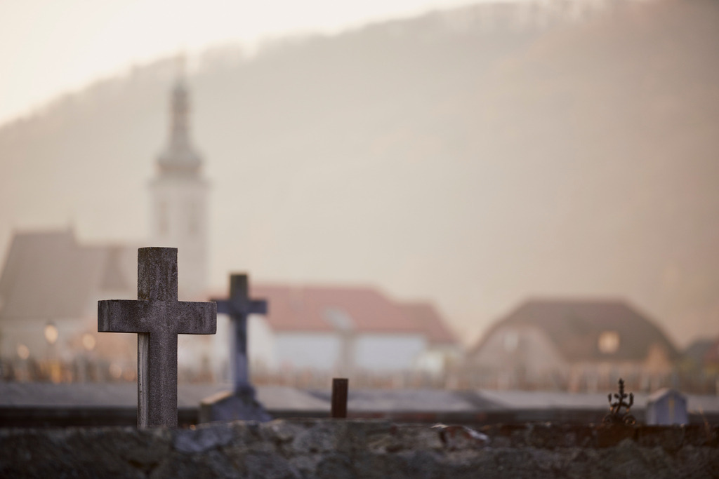 Pfarrkirche Unterloiben | Unterloiben, Austria - April 11, 2015: Pfarrkirche Unterloiben Zum hl. Quirinus von Tegernsee. - Realisiert mit Pictrs.com