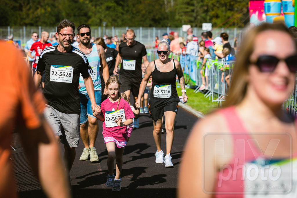 16. Hoywoj-CityLauf im Sportforum Hoyerswerda - 16.09.2023 | 555m Wohnungsgesellschaft-Familien-Flitzer-Lauf - Realisiert mit Pictrs.com