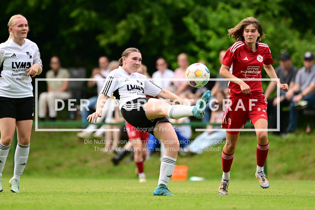 Fußball I Frauen I Saison 2024-2025 I Oberliga I 26. Spieltag I FC Jesteburg-Bendestorf - SV Heidekraut Andervenne I 049430 | Der Sportfotograf. - Realisiert mit Pictrs.com