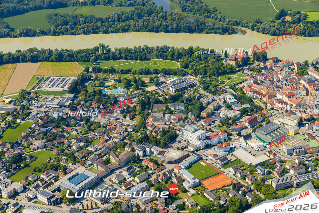Luftaufnahme von  Schärding - Die Luftaufnahme wurde 2025 vom UL-Flugzeug heraus erstellt ( keine Drohne ) - Hochauflösende Luftaufnahme - für professionelle Ausdrucke geeignet. Die Geschenkidee !Mit Lizenz und Bildrechte bestellbar