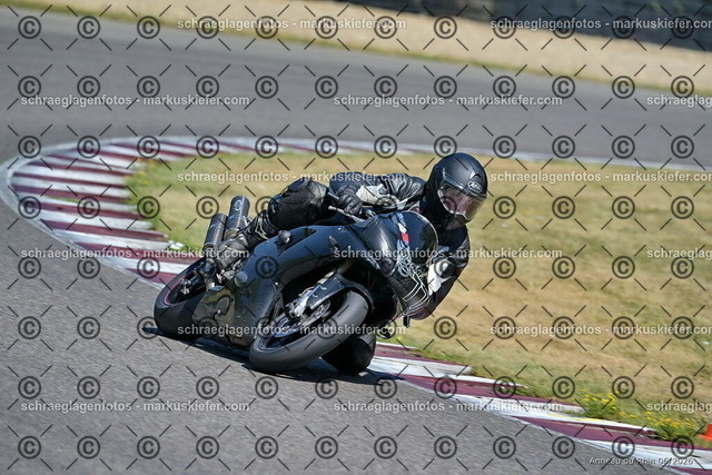26bc03-1217 | markuskiefer.com - Realisiert mit Pictrs.com
