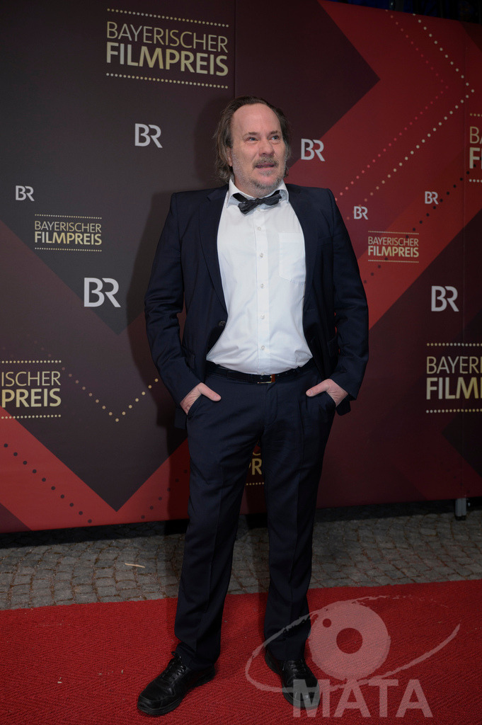 _DWI4612 | Sascha Maaz bei der Verleihung des 47. Bayerischen Filmpreises 2026  im Prinzregententheater. München, Deutschland. Der Bayerische Filmpreis wird seit 1979 von der Bayerischen Staatsregierung verliehen, um die Bedeutung des Kinofilms als Kulturgut herauszustellen - Realisiert mit Pictrs.com