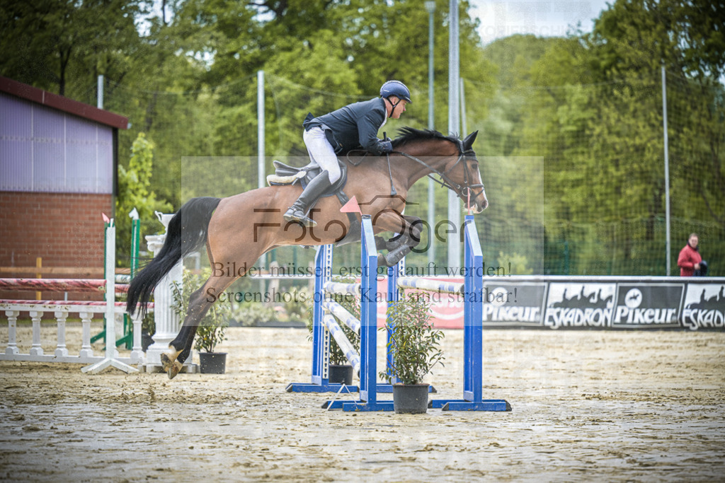DOS_5905 | Entdecke hochwertige Reitturnierfotos von Foto Oger. Professionell, emotional und authentisch – jetzt Lieblingsmomente im Shop bestellen.Deutschlandweite Turnierfotografie. - Realisiert mit Pictrs.com