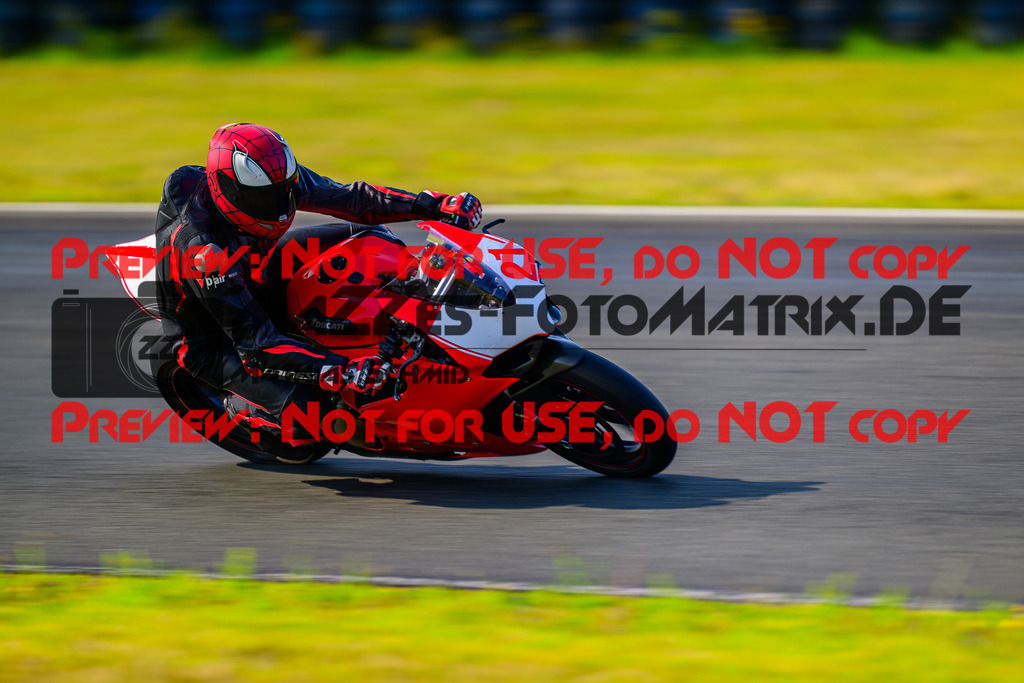 MaZZes_FotoMatrix_240725_6007705_7170 | ROT