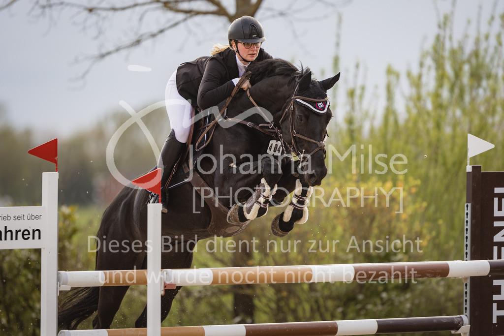 230426_HofSosath_Stil-M-611 | Deine schönsten Turniermomente als professionelle Fotos! Entdecke hochwertige Pferdesport-Fotografie im Online-Shop. Jetzt Fotos finden & bestellen!