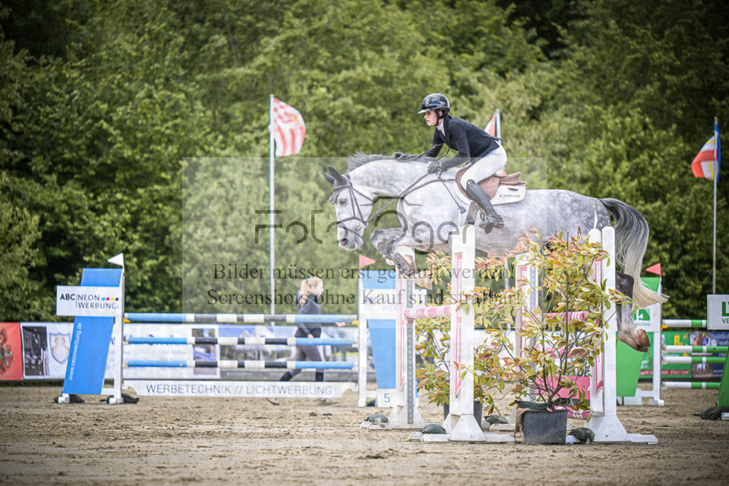 DOS_5436 | Entdecke hochwertige Reitturnierfotos von Foto Oger. Professionell, emotional und authentisch – jetzt Lieblingsmomente im Shop bestellen.Deutschlandweite Turnierfotografie. - Realisiert mit Pictrs.com
