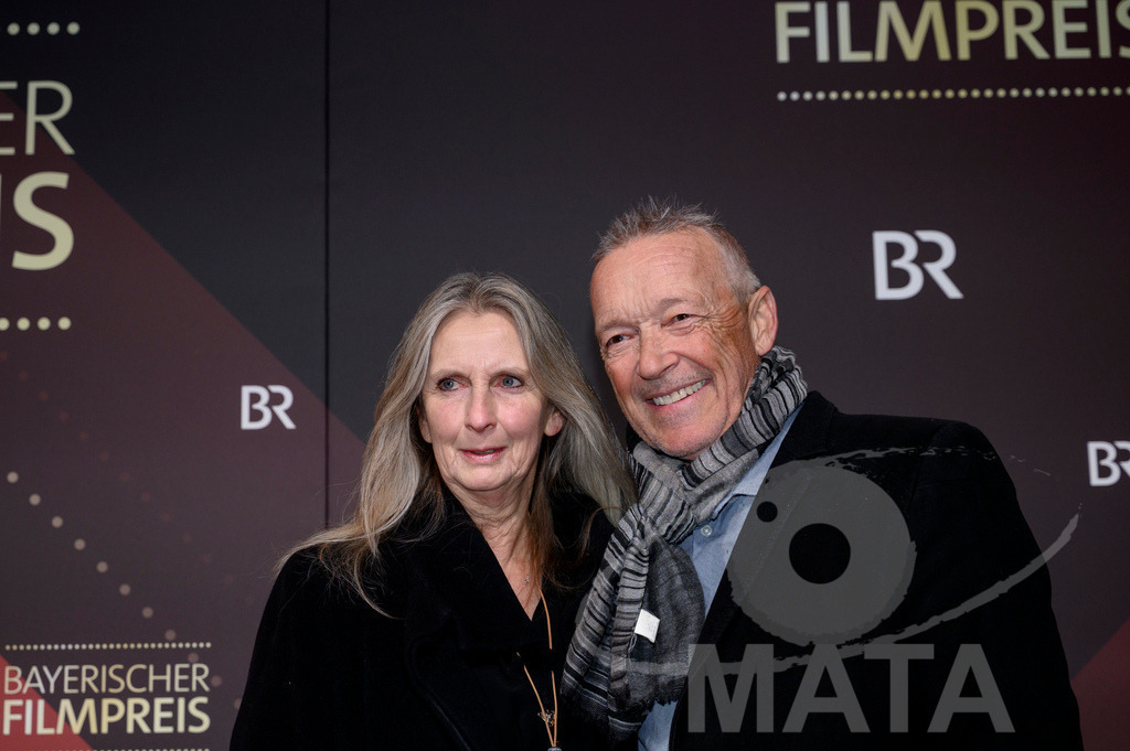 _DWI5479 | Claudia Heiss und Michael Roll bei der Verleihung des 47. Bayerischen Filmpreises 2026  im Prinzregententheater. München, Deutschland. Der Bayerische Filmpreis wird seit 1979 von der Bayerischen Staatsregierung verliehen, um die Bedeutung des Kinofilms als Kulturgut herauszustellen - Realisiert mit Pictrs.com