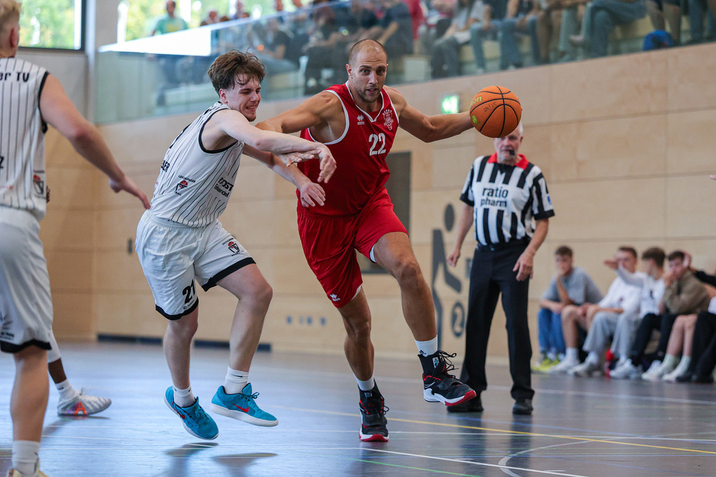 Pro A BAYER GIANTS vs Leichlinger TV  Test-107 | Fotos von Basketballspielen aus dem Raum NRW fotografiert von Gero Mueller-Laschet und Daniel Schaefer - Realisiert mit Pictrs.com