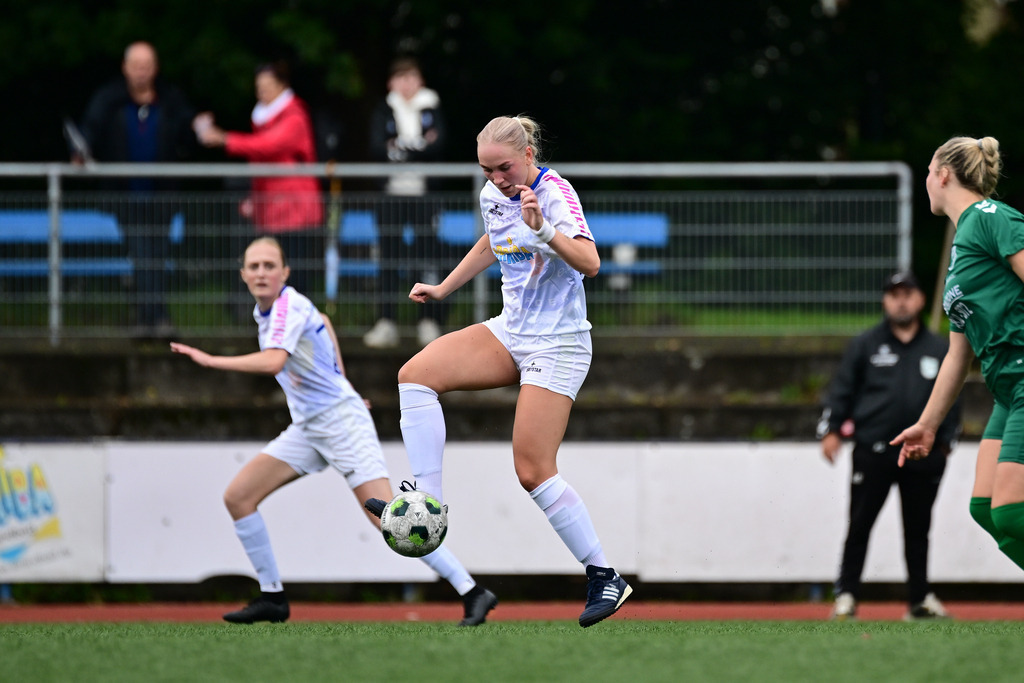 Fußball I Frauen I Saison 2025-2026 I Testspiel I TuRa Harksheide - TuRa Meldorf | Der Sportfotograf. - Realisiert mit Pictrs.com