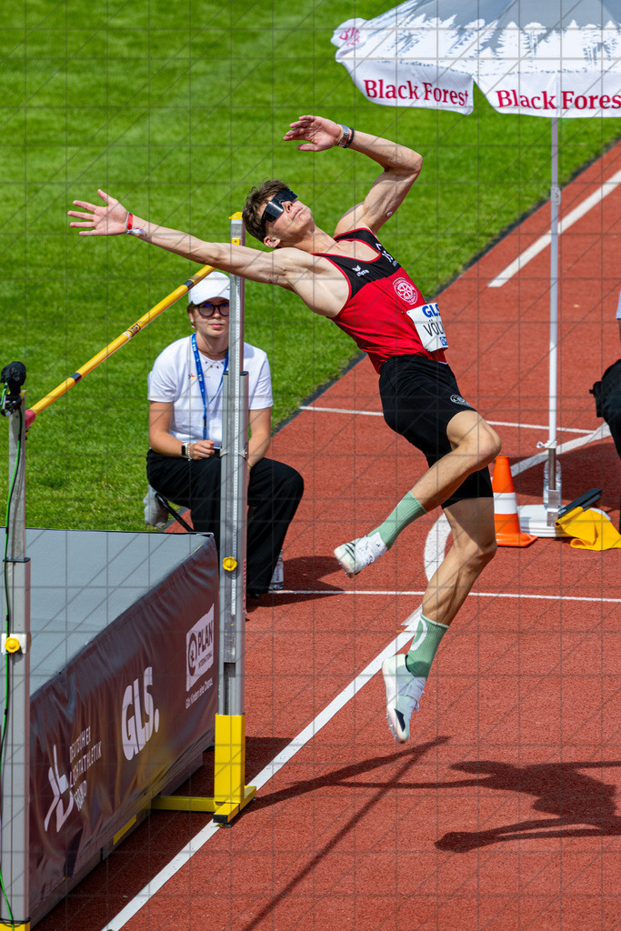 DIE FINALS 2025 | Dt. Leichtathletik Meisterschaft | Hochsprung Männer | Nevio Völkel als jüngster Teilnehmer im Hochsprungwettbewerb. //  02.08.25: DIE FINALS 2025 | Dt. Leichtathletik Meisterschaft | Hochsprung Männer / Dresden / Deutschland  //   CREDIT:www.bullenfotos.de, Martin König, Hörner Weg 40, D-49078 Osnabrück, +4917663732967 // Nutzung und Weitergabe nur zu den vereinbarten Zwecken. Presseanfragen an Ersteller. Alle Rechte beim Ersteller. Honorierung nach MFM. - Realisiert mit Pictrs.com