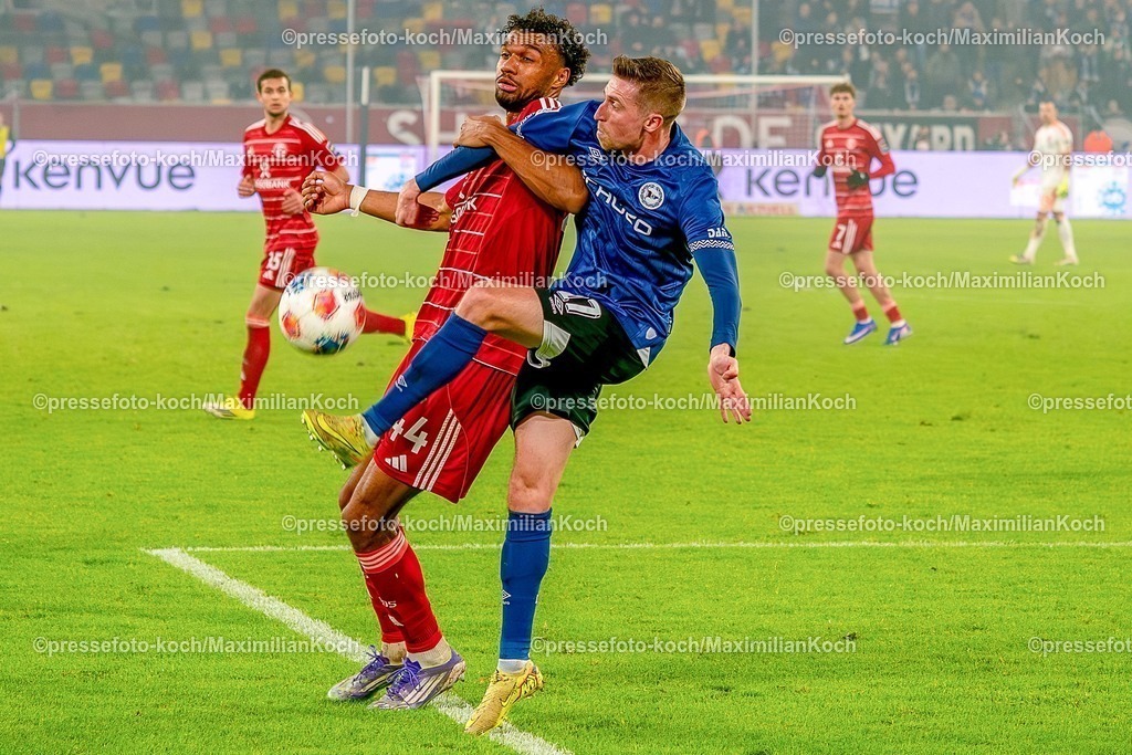 xKKUx16012601049 | 16.01.2026, xkkux, Fußball, Fortuna Düsseldorf - Arminia Bielefeld, 2. Fußball Bundesliga, Merkur Spiel-Arena, Saison 2025 2026: Elias Aboulguie Egouli (Fortuna Düsseldorf #44) im Zweikampf gegen  Arne Sicker&nbsp;(Arminia Bielefeld #17)  DFB regulations prohibit any use of photographs as image sequences and or quasi-video.