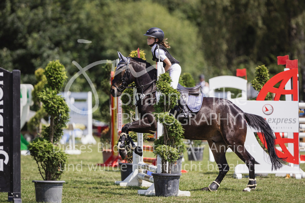 240720_LC_Springreiter-WB-201 | Deine schönsten Turniermomente als professionelle Fotos! Entdecke hochwertige Pferdesport-Fotografie im Online-Shop. Jetzt Fotos finden & bestellen!