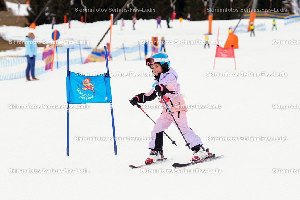 SRF_02.01.2026_0518 | Skirennfotos,Serfaus,Fiss,Ladis,Kinderskirennen,Winter,Tirol,Oberland,skirace,SFL,feelfree,weil wir's genießen,ski,Ski,skifahren,Sonnenplateau, - Realisiert mit Pictrs.com