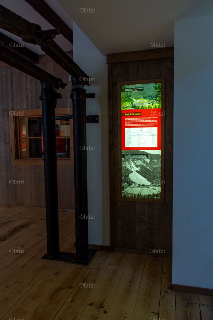 Bergbau-Museum Innen _fatzi_20230908-154347 | Fatzi Bilder-Archiv! 
Die Bilder sind für private Nutzung lizenzfrei. Die kommerzielle Nutzung ist möglich und erwünscht, jedoch bitte ich um vorherige Kontaktaufnahme per E-Mail (info@fatzi.at) oder unter +43 650 7828269 - Realisiert mit Pictrs.com