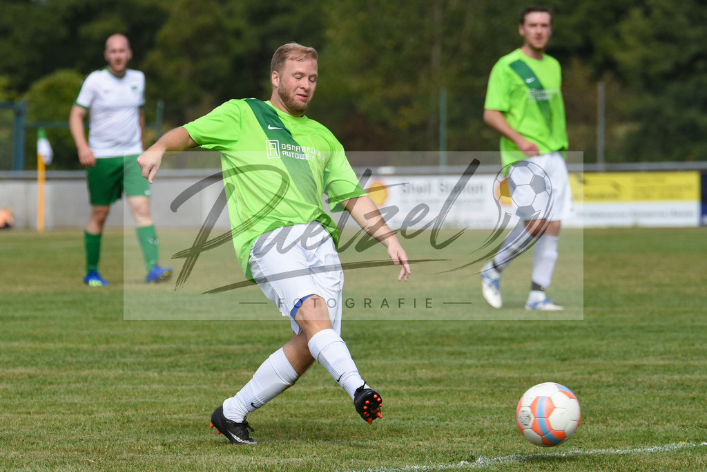 20180812_OHRBEL_0008 | Fußball, Herren:   beim Spiel der 1. Kreisklasse zwischen SV Ohrbeck vs. SVC Belm-Powe II am 12.08.2018 an der Hüggelkampfbahn in Ohrbeck-Hasbergen, Deutschland.(Foto von Nico Paetzel) - Realisiert mit Pictrs.com